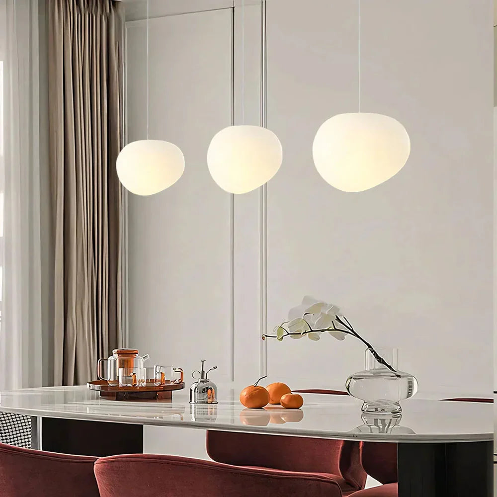 Lampa wisząca nowoczesna o organicznym okrągłym kształcie – minimalistyczny design