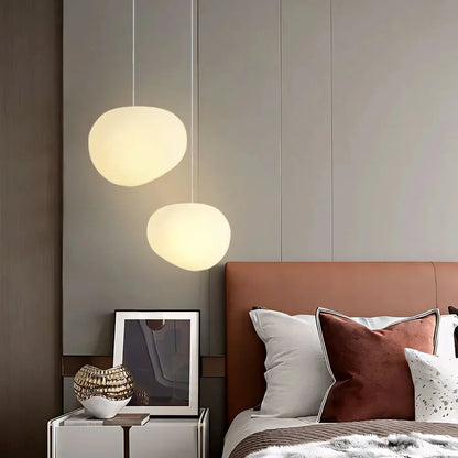 Lampa wisząca nowoczesna o organicznym okrągłym kształcie – minimalistyczny design