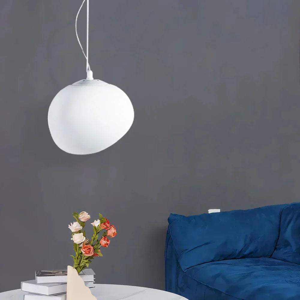 Lampa wisząca nowoczesna o organicznym okrągłym kształcie – minimalistyczny design