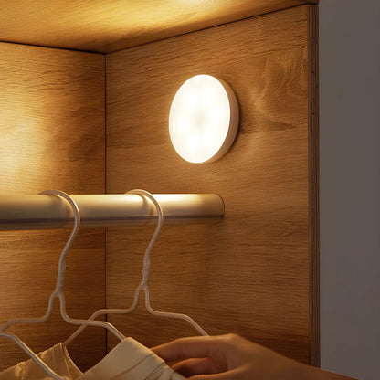 Bezprzewodowa lampka LED z czujnikiem ruchu i ładowaniem USB