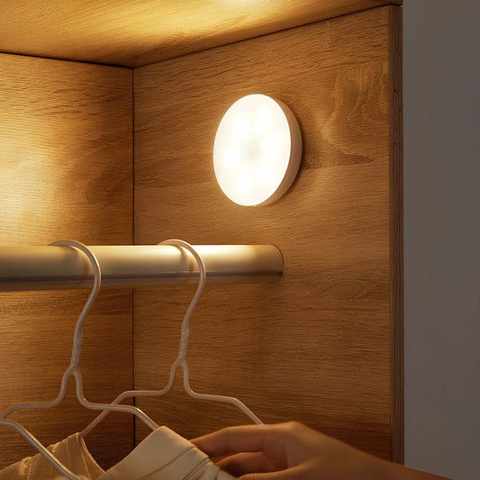 Bezprzewodowa lampka LED z czujnikiem ruchu i ładowaniem USB